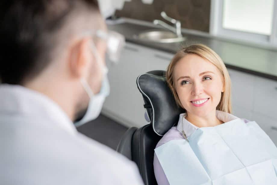 Dr speaking with patient 920x613